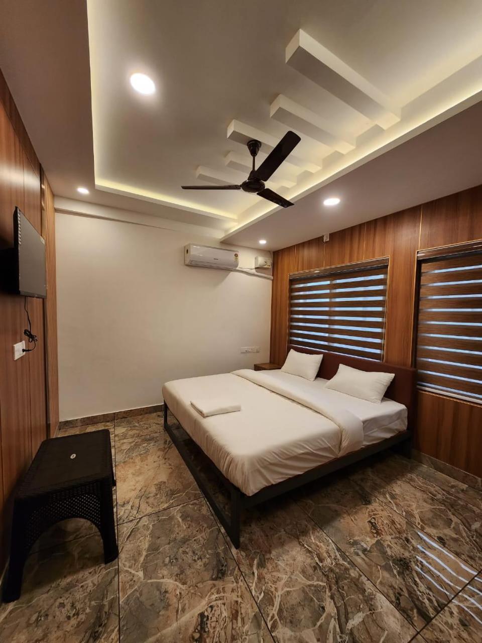 Hotel Royal View Residency à Attingal Extérieur photo